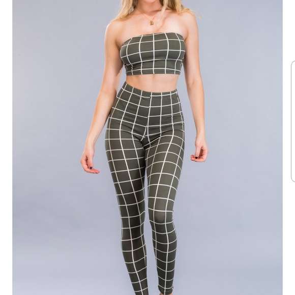 boutique Other - Window pane 2 pc set